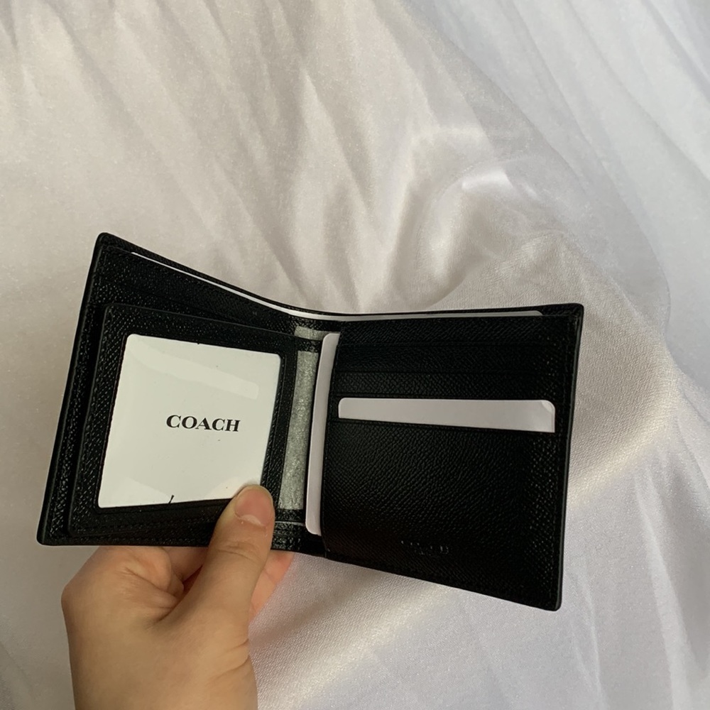 Brand New Coach Compact ID Wallet in Black Crossgrain Leather - Picture 3 of 7